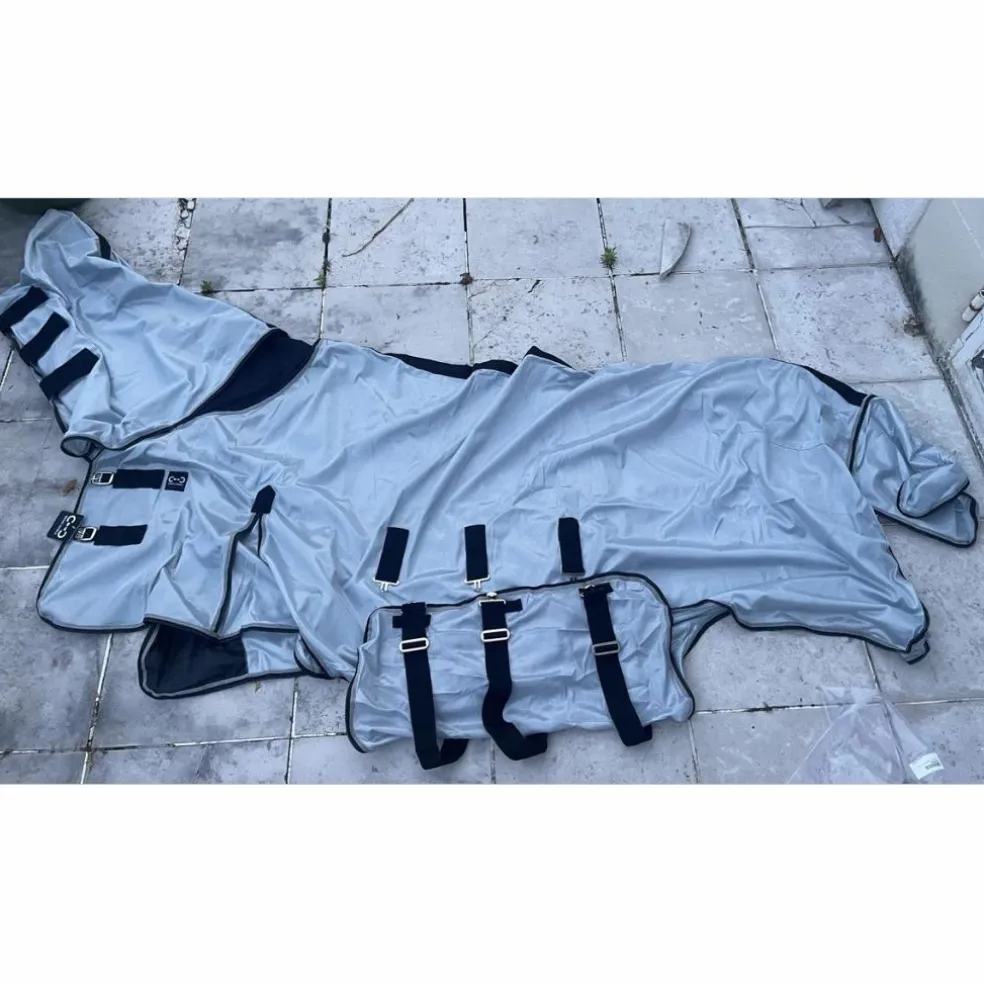 Couverture anti mouches riding world neuve