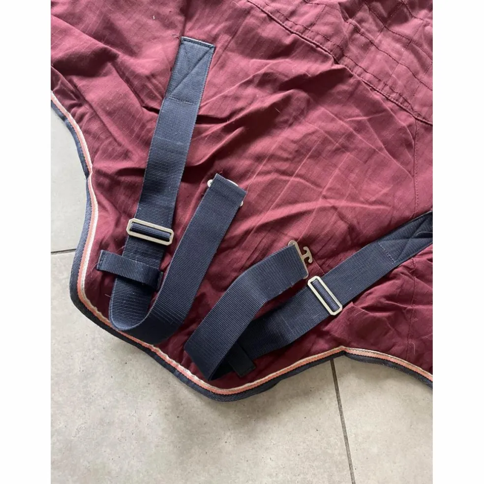 couverture bordeau