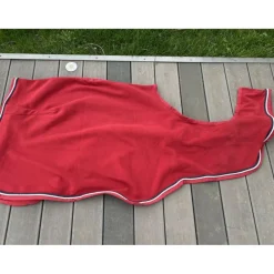 Couvre reins rouge polaire Félix Buhler