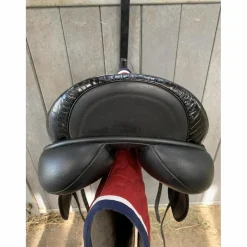 Custom saddlery Icon Flight dressage saddle