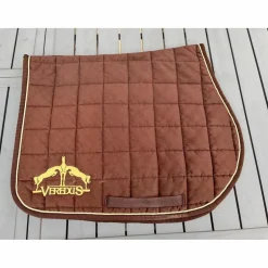 Ensemble bonnet et tapis