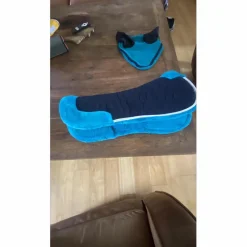 Ensemble bonnet tapis amortisseur