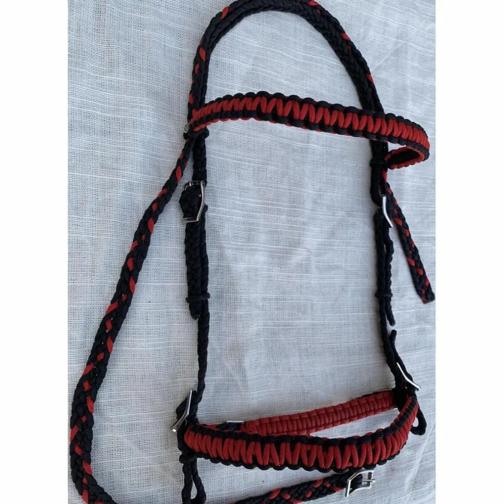 ensemble bridon et rêne rouge et noire