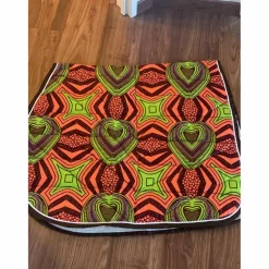Ensemble composé d’un tapis, d’un bonnet et d’un sac de pansage