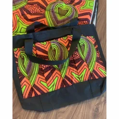 Ensemble composé d’un tapis, d’un bonnet et d’un sac de pansage