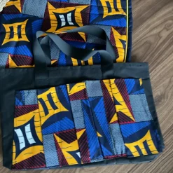 Ensemble composé d’un tapis, d’un bonnet et d’un sac de pansage