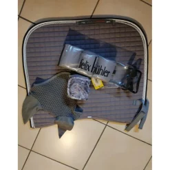 Ensemble dressage gris