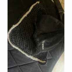 ensemble noir avec strass