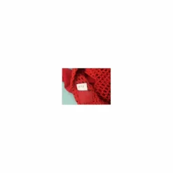 ensemble rouge bonnet bandes et tapis