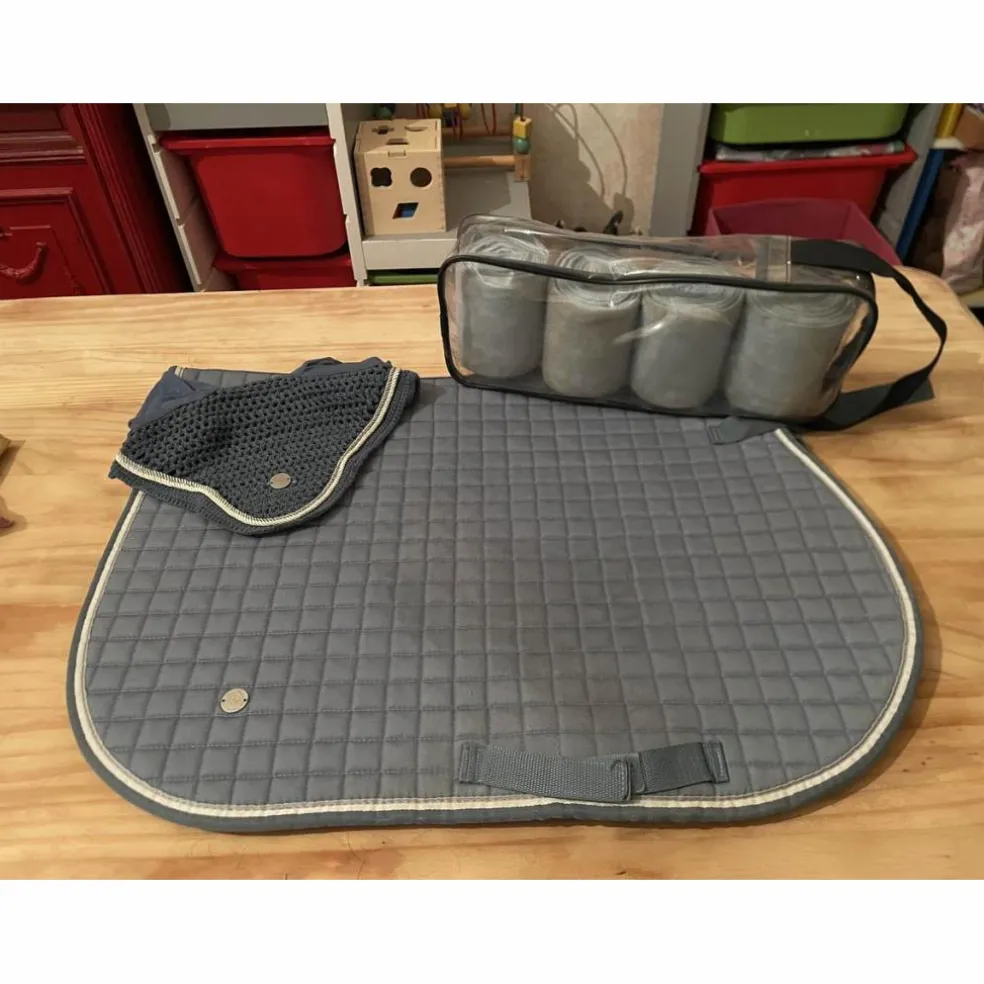 Ensemble Tapis, Bonnet, Bande, bleu ciel