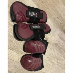 Ensemble Tapis Bonnet Guêtres Protèges boulets bordeaux