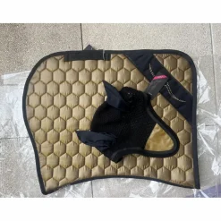 Ensemble tapis bonnet neuf avec étiquette