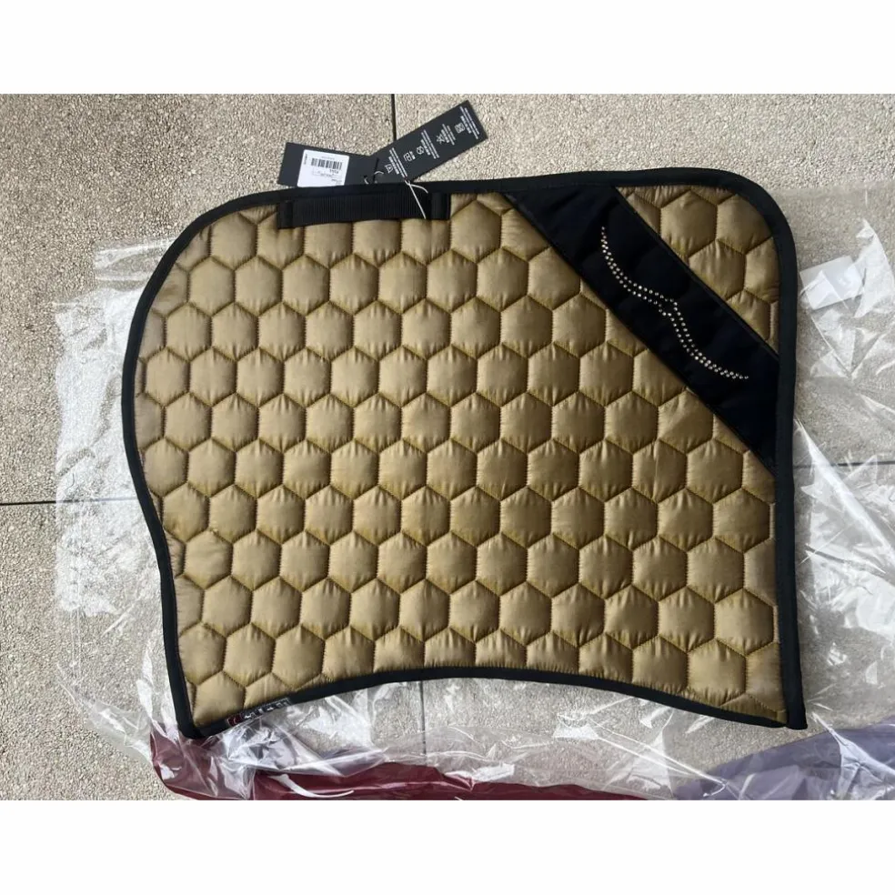 Ensemble tapis bonnet neuf avec étiquette