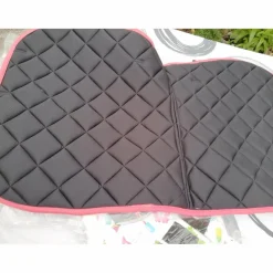 Ensemble tapis de selle bonnet et guêtres