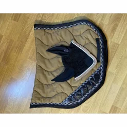 Ensemble tapis et bonnet La boîte à Tapis