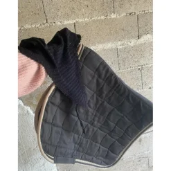 Ensemble tapis et bonnet long noir taille cheval