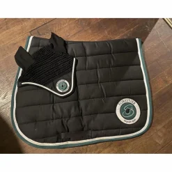 Ensemble tapis et bonnet forestier