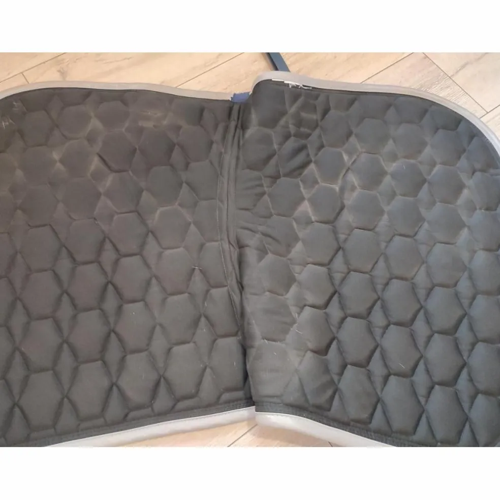 Ensemble tapis hkm et bonnet fouganza