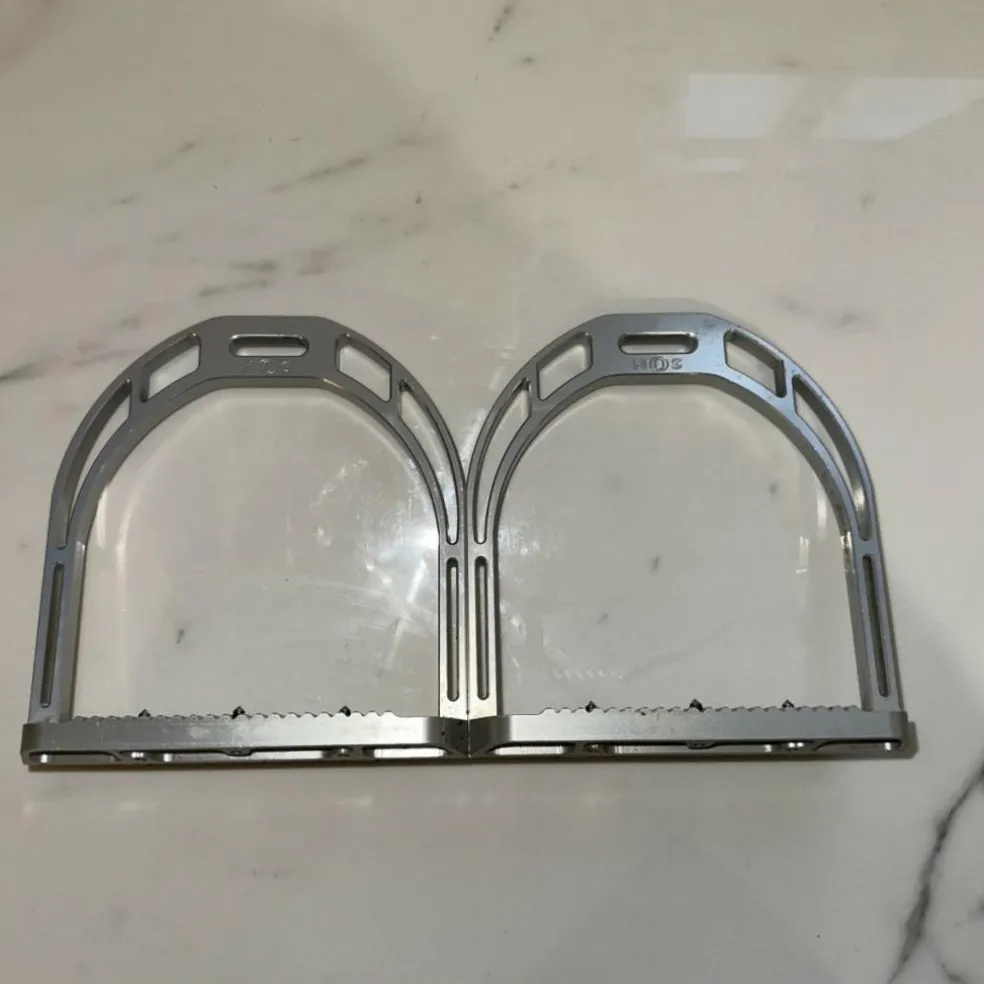Etrier MOS en aluminium en très bon état.