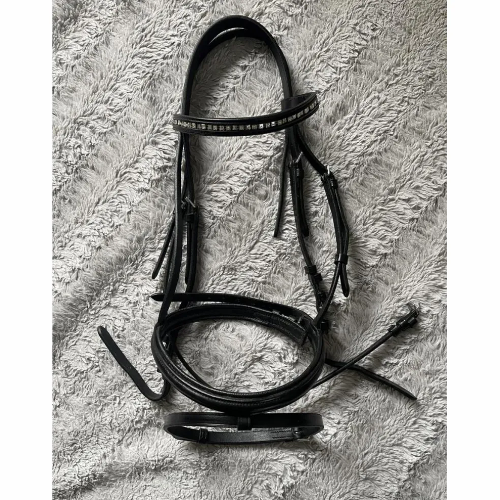 Filet noir strass cheval