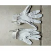 Gants blancs