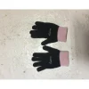 Gants marron et rose