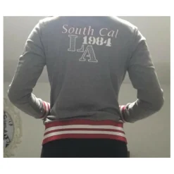 Gilet/sweat gris et rouge