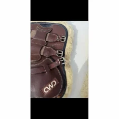 Guêtres cuir avec boucles et mouton CWD