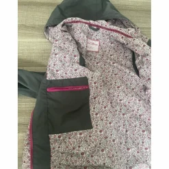 K-way vert foncé et motif fleur