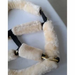 licol moumoute blanc