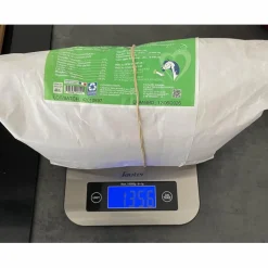 lot 1,8kgs friandises Hilton Herbs et Reverdy