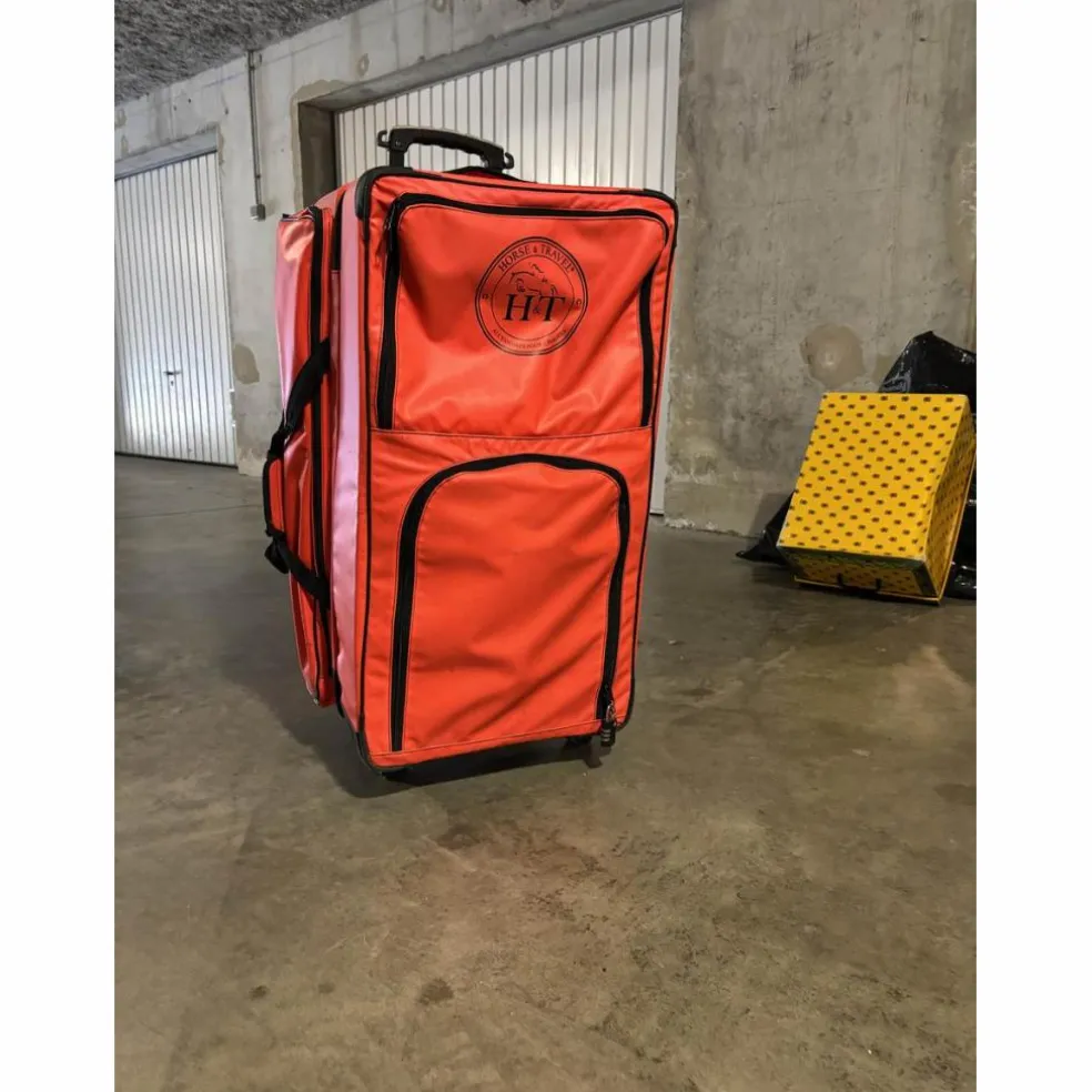 malle horse and travel