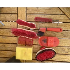 Malle noire avec lot de brosse