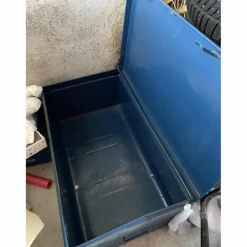malles de rangement en acier bleu