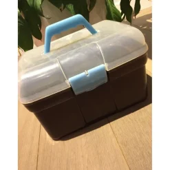 Mallette de pansage marron et bleu ciel