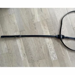 Martingale en cuir noir