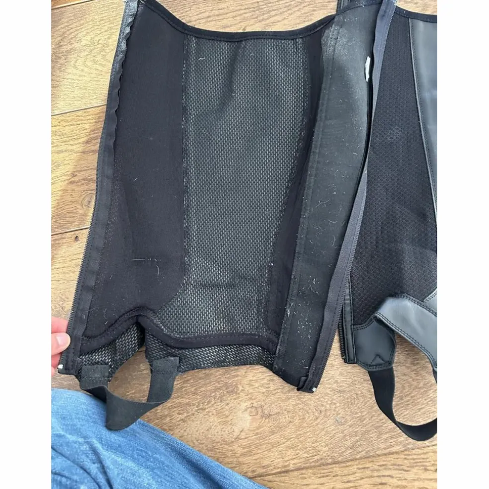 Mini-chaps noires Fouganza