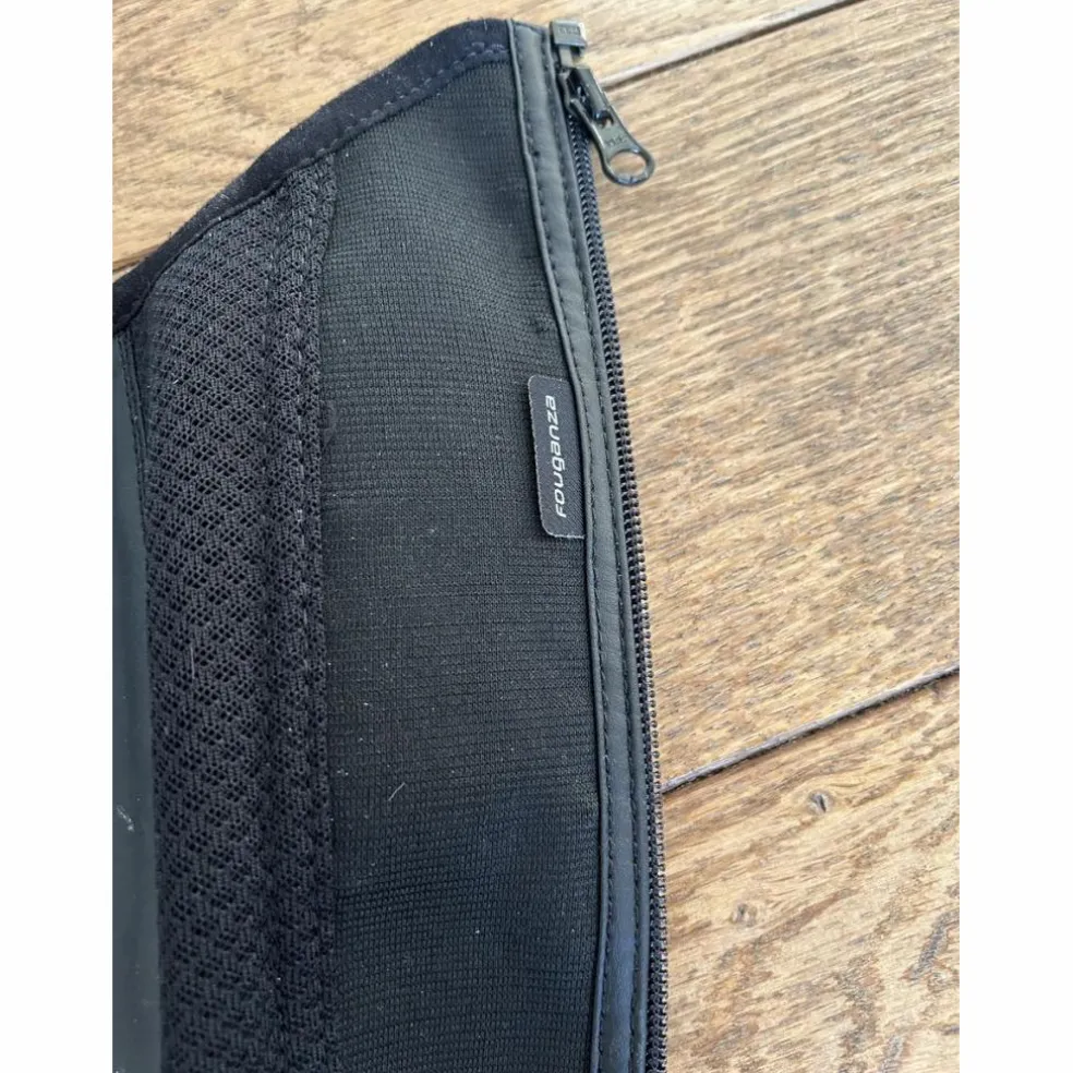 Mini-chaps noires Fouganza