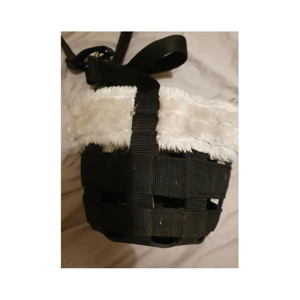 Muselière / Panier bordée de fourrure Pfiff