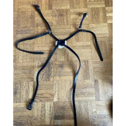 Muserolle croisée noire taille poney