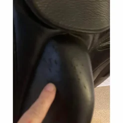Omni taille 17/17,5 selle de dressage