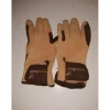 Paire de gants de chez go-sport.