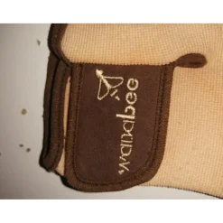Paire de gants de chez go-sport.