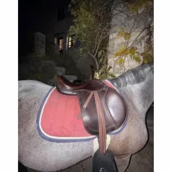 Paire d'étrivières de la marque PRESTIGE en cuir brun.