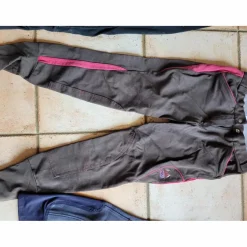 pantalon fouganza chocolat et rouge
