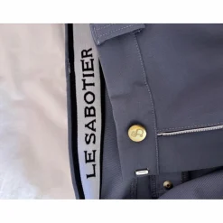 Pantalon Gris-Bleu, Le Sabotier