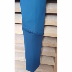 pantalon imperméable et doublé polaire.