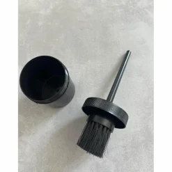 Pinceau avec pot