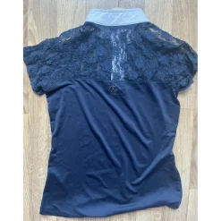 polo de concour à dentelle