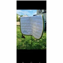 Sac à selle et tapis devoucoux